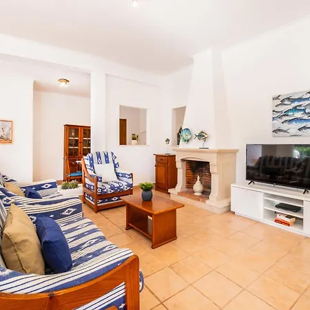 Villa In Armacao De Pera With Pool Near Beach * Armação de Pêra