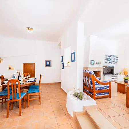 Villa In Armacao De Pera With Pool Near Beach Villa Armação de Pêra