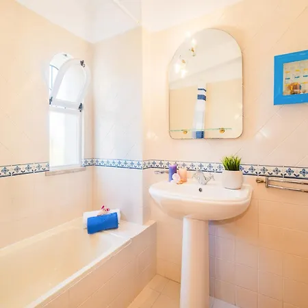 别墅 Villa In Armacao De Pera With Pool Near Beach *