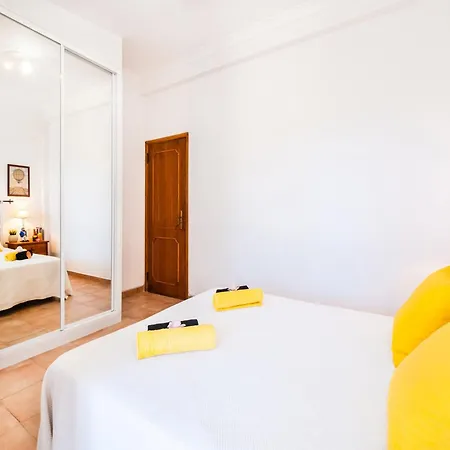 Villa In Armacao De Pera With Pool Near Beach